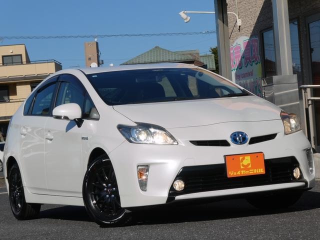 Toyota PRIUS 2015 — фото автомобиля