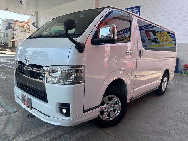 Toyota HIACE VAN 2022 — фото автомобиля