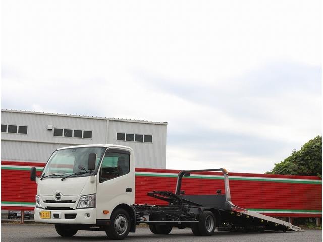 Hino DUTRO 2022 — фото автомобиля 1
