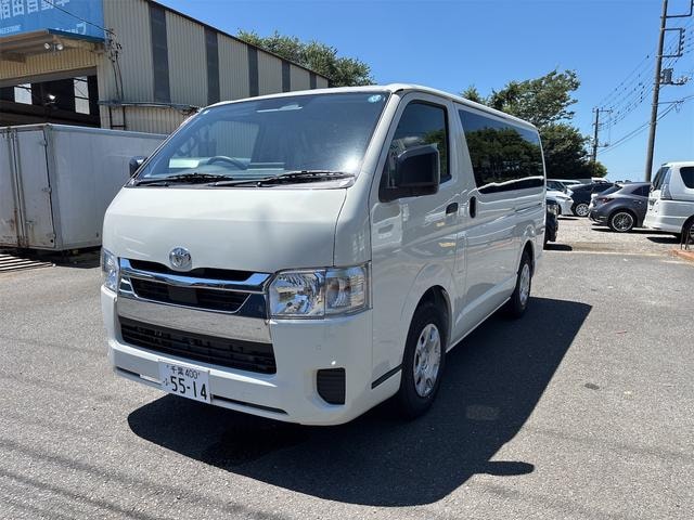Toyota HIACE VAN 2026 — фото автомобиля 1
