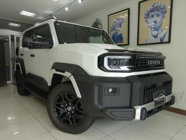 Toyota LAND CRUISER FJ 2026 — фото автомобиля