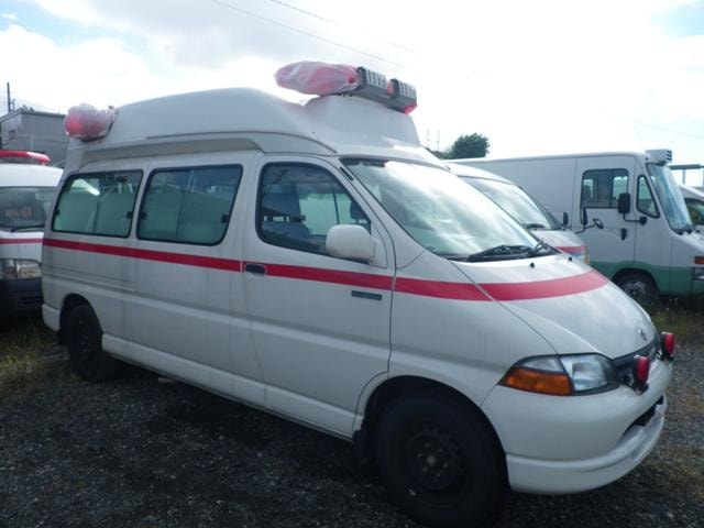 Toyota GRANVIA 2004 — фото автомобиля 1
