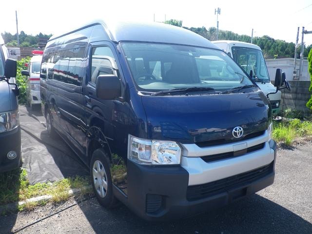 Toyota HIACE COMMUTER 2019 — фото автомобиля