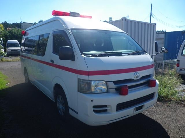 Toyota HIACE COMMUTER 2010 — фото автомобиля