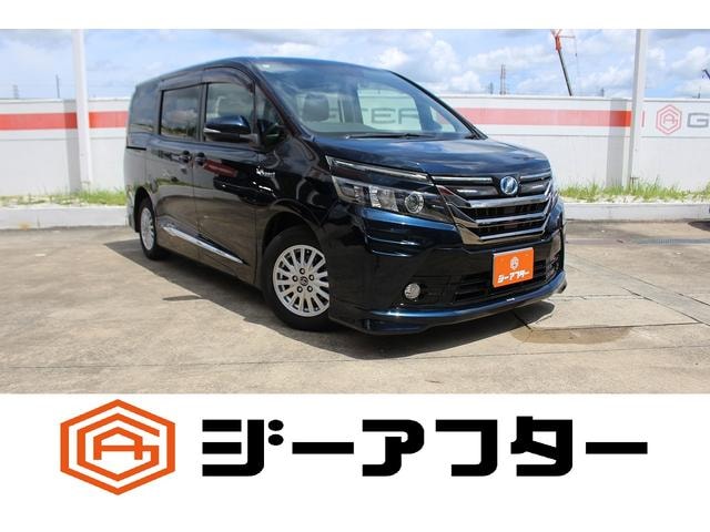 Toyota VOXY 2014 — фото автомобиля 1