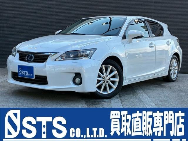 Lexus CT 2013 — фото автомобиля