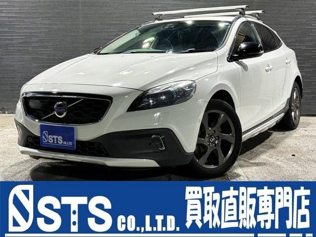 Volvo V40 2015 — фото автомобиля