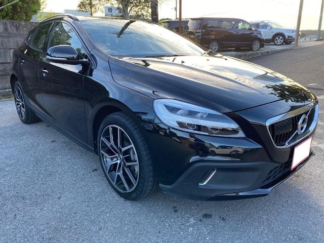 Volvo V40 2017 — фото автомобиля 1