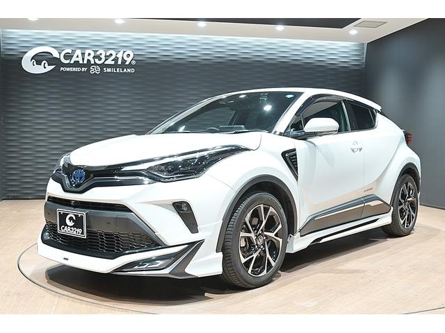 Toyota C-HR 2023 — фото автомобиля 1