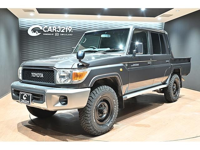 Toyota LAND CRUISER 70 2015 — фото автомобиля