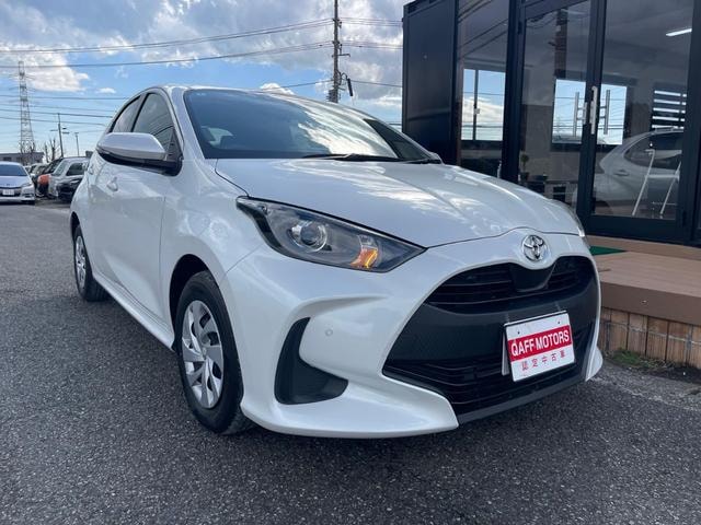 Toyota YARIS 2023 — фото автомобиля 1
