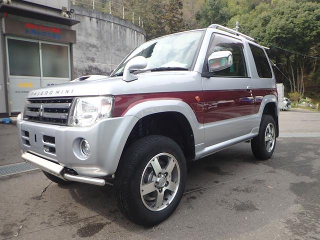 Mitsubishi PAJERO MINI 2010 — фото автомобиля