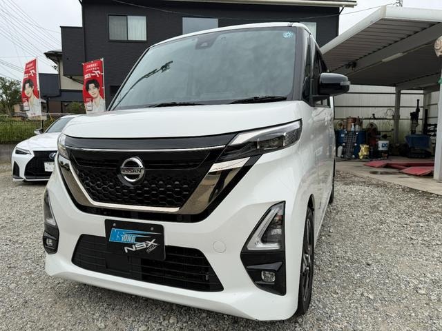 Nissan ROOX 2022 — фото автомобиля 1