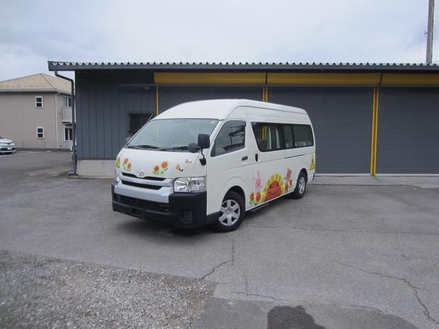 Toyota HIACE COMMUTER 2017 — фото автомобиля