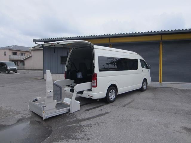 Toyota HIACE COMMUTER 2012 — фото автомобиля