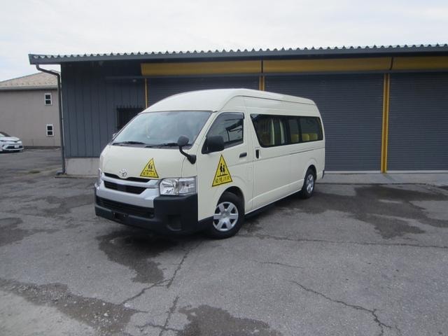 Toyota HIACE COMMUTER 2020 — фото автомобиля