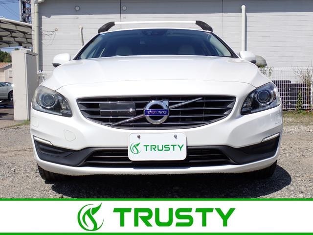 Volvo V60 2016 — фото автомобиля