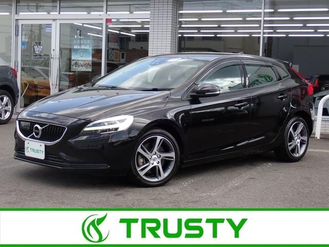 Volvo V40 2017 — фото автомобиля 1