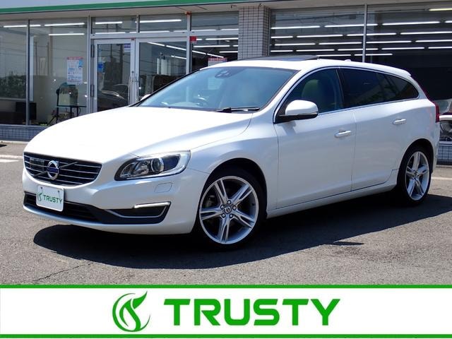 Volvo V60 2017 — фото автомобиля 1