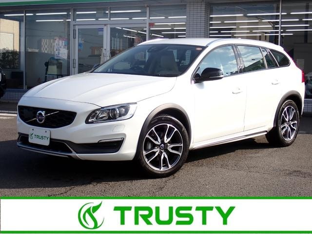 Volvo V60 2016 — фото автомобиля 1