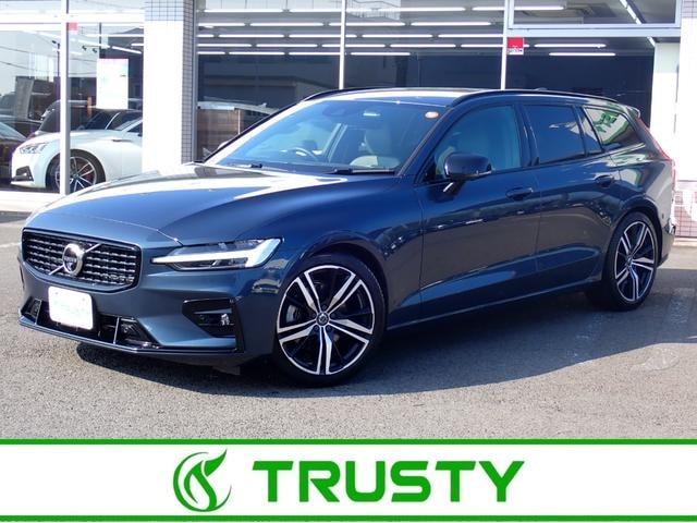 Volvo V60 2021 — фото автомобиля