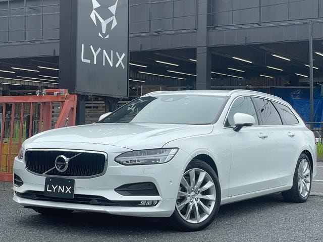 Volvo V90 2017 — фото автомобиля 1