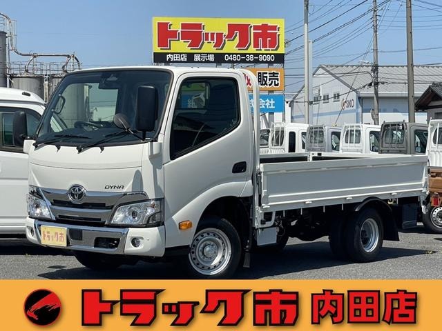 Toyota DYNA TRUCK 2026 — фото автомобиля
