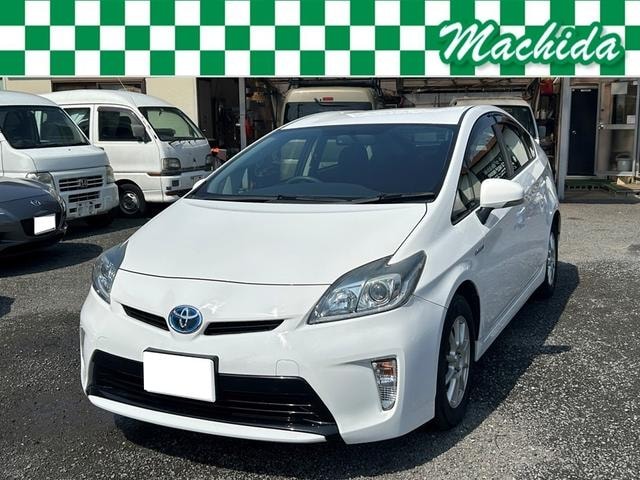 Toyota PRIUS 2015 — фото автомобиля 1