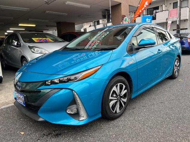 Toyota PRIUS PHV 2017 — фото автомобиля 1