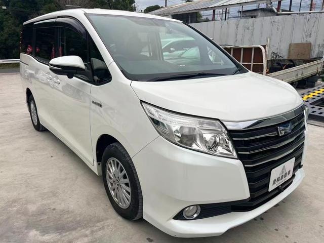Toyota NOAH 2014 — фото автомобиля 1