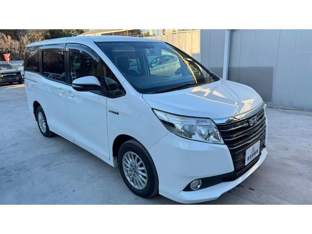 Toyota NOAH 2014 — фото автомобиля 1