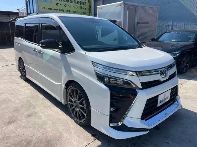 Toyota VOXY 2019 — фото автомобиля 1