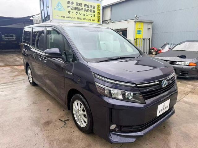 Toyota VOXY 2014 — фото автомобиля 1