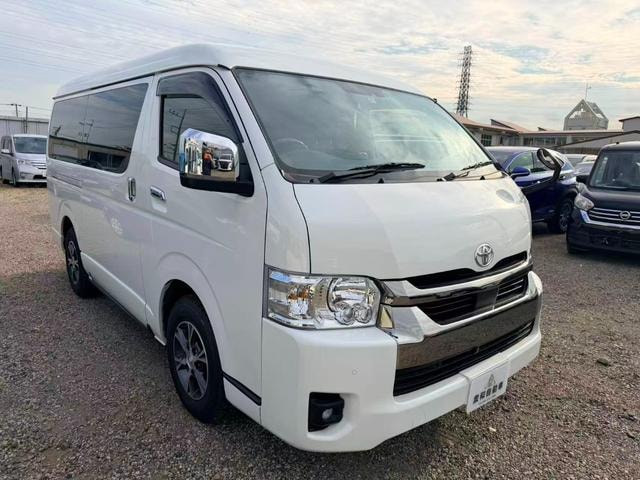 Toyota HIACE VAN 2022 — фото автомобиля 1