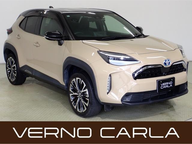 Toyota YARIS CROSS 2022 — фото автомобиля