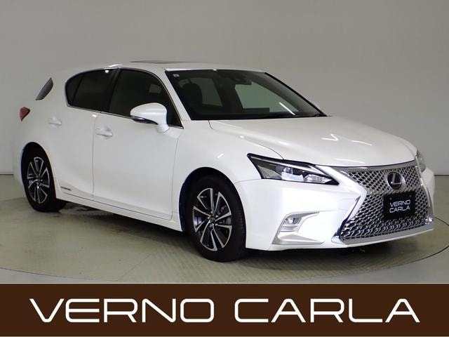 Lexus CT 2022 — фото автомобиля 1
