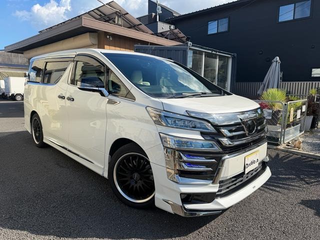 Toyota VELLFIRE 2018 — фото автомобиля 1