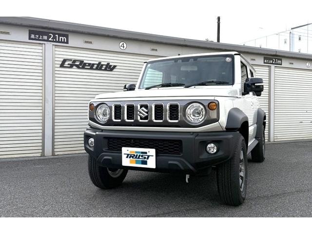 Suzuki JIMNY NOMADE 2025 — фото автомобиля