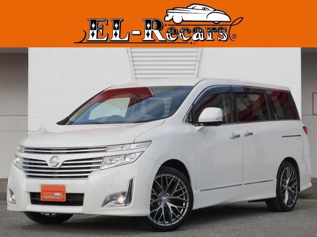 Nissan ELGRAND 2011 — фото автомобиля 1