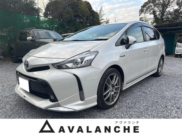 Toyota PRIUS ALPHA 2015 — фото автомобиля