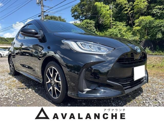 Toyota YARIS 2023 — фото автомобиля