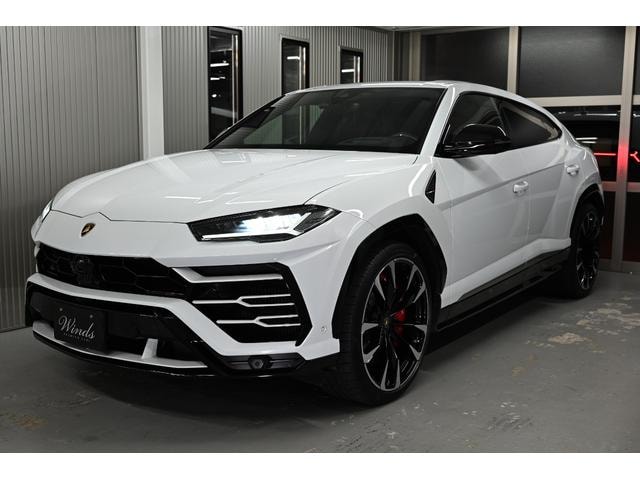 Lamborghini URUS 2020 — фото автомобиля