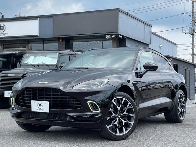 Aston Martin DBX 2021 — фото автомобиля