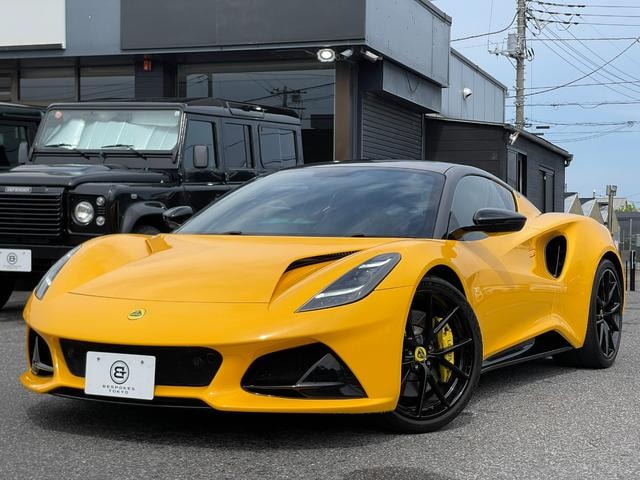 Lotus EMIRA 2023 — фото автомобиля