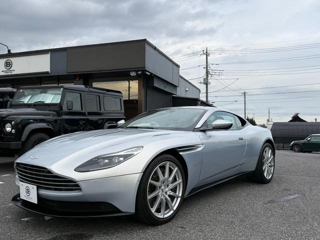 Aston Martin DB11 2018 — фото автомобиля