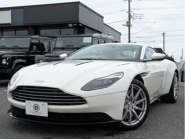 Aston Martin DB11 2017 — фото автомобиля