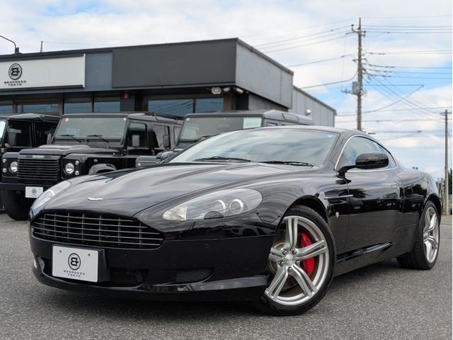 Aston Martin DB9 2012 — фото автомобиля 1
