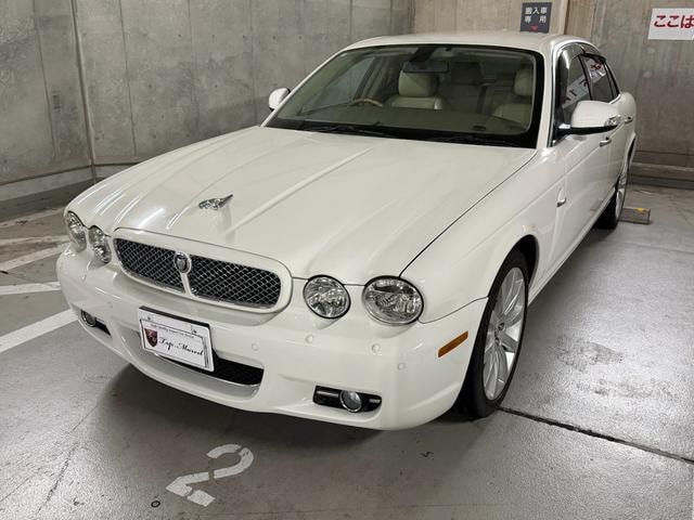 Jaguar XJ 2008 — фото автомобиля