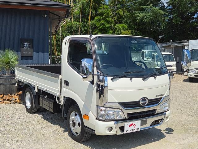 Hino DUTRO 2018 — фото автомобиля 1