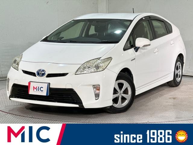 Toyota PRIUS 2012 — фото автомобиля